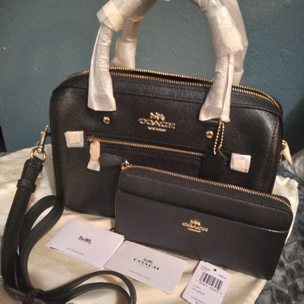 Coach purse/wallet set